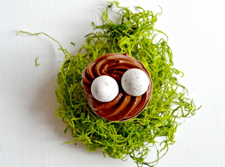 Rezept: Vegane Bananen-Schokomuffins mit Feinstoff. Wenn der Osterhase ... Rezept: Vegane Bananen-Schokomuffins mit Feinstoff. Wenn der Osterhase ...