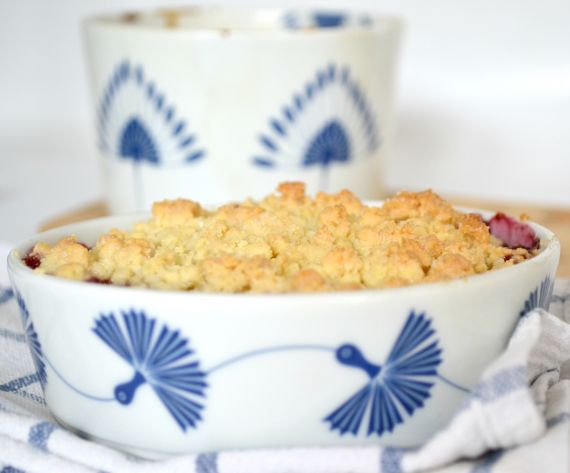 Rezept: Selbstgemachter Kirschcrumble für Zuhause.